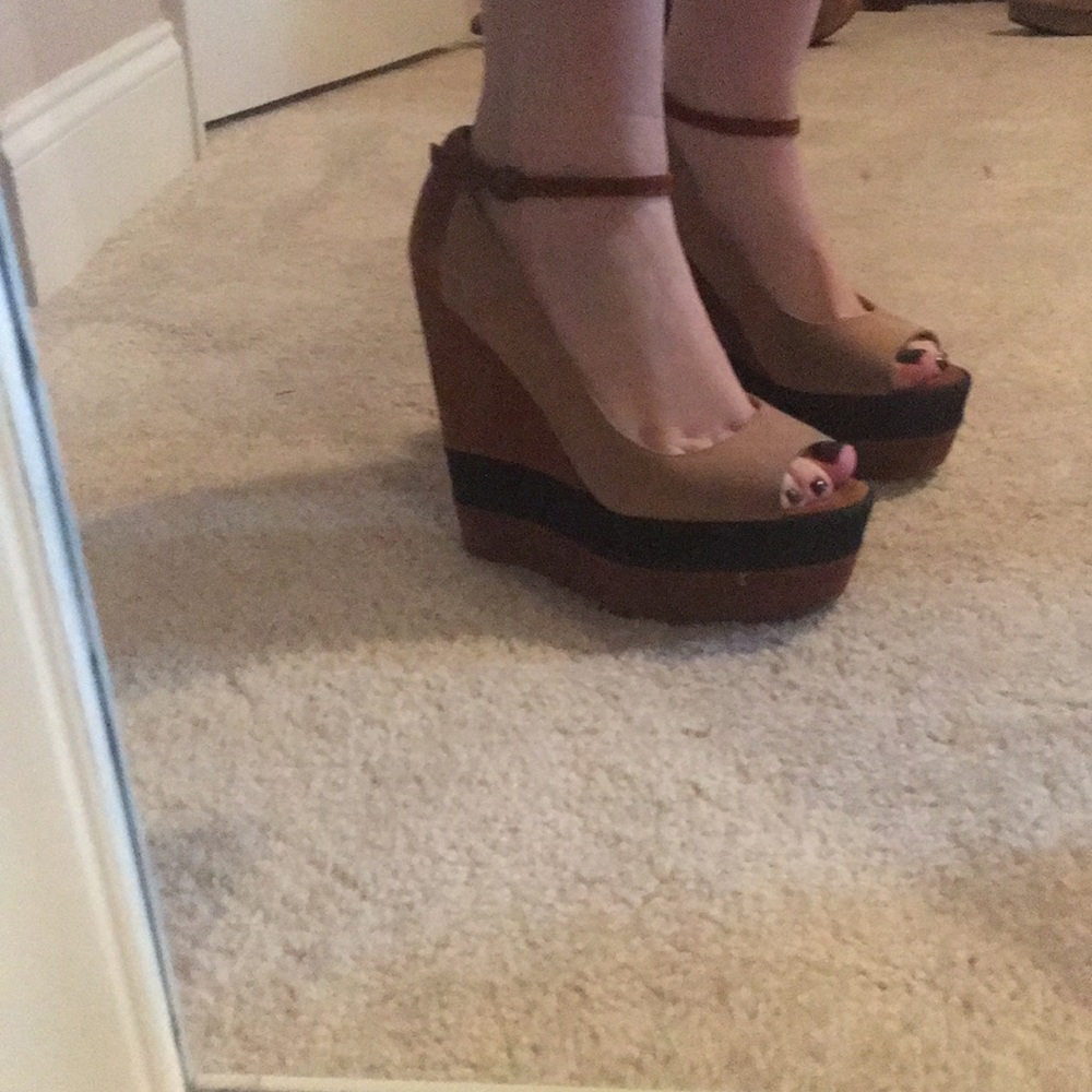 Retro wedges